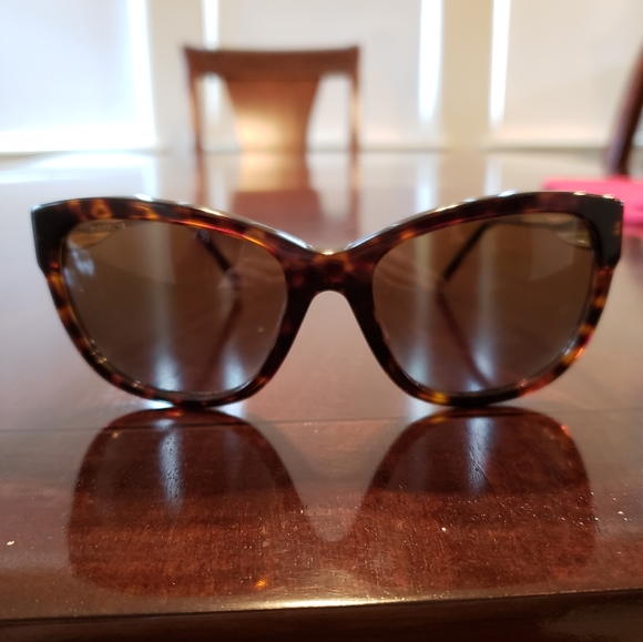 Burberry Sunglasses - Picture 5 of 7